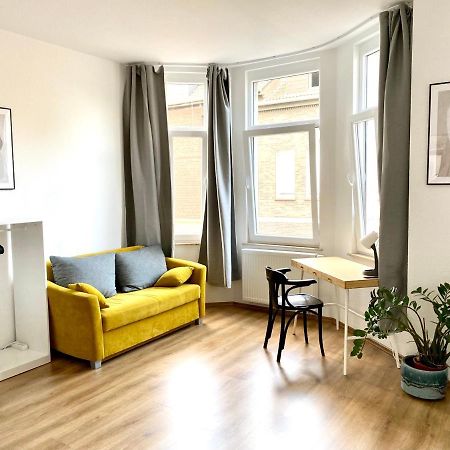 2 Rooms, Free Parking, 25 Min To Duesseldorf, 150 Mbps Wlan Дуйсбург Екстериор снимка