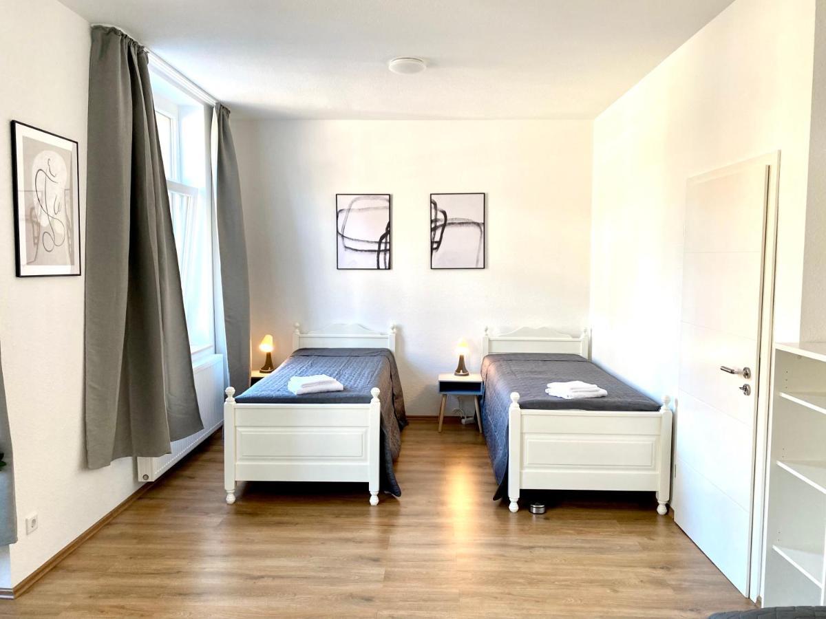 2 Rooms, Free Parking, 25 Min To Duesseldorf, 150 Mbps Wlan Дуйсбург Екстериор снимка