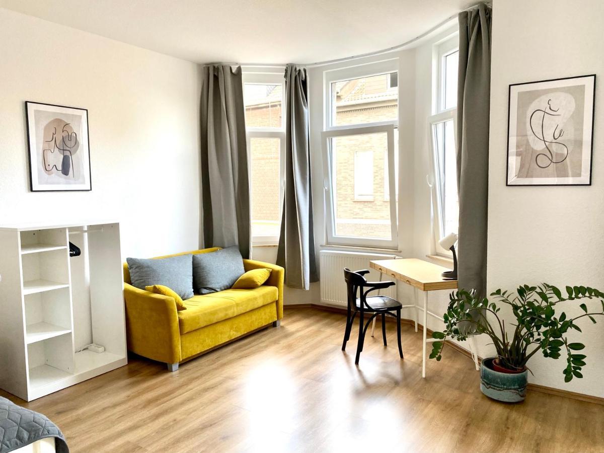 2 Rooms, Free Parking, 25 Min To Duesseldorf, 150 Mbps Wlan Дуйсбург Екстериор снимка