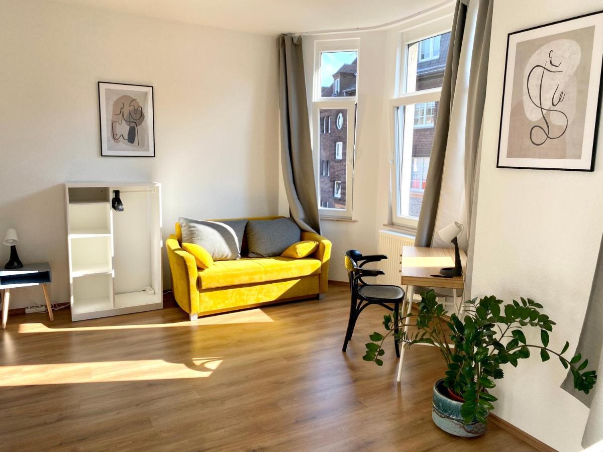 2 Rooms, Free Parking, 25 Min To Duesseldorf, 150 Mbps Wlan Дуйсбург Екстериор снимка