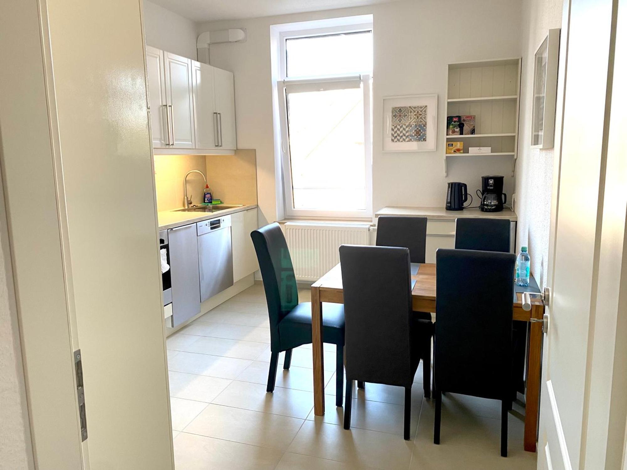 2 Rooms, Free Parking, 25 Min To Duesseldorf, 150 Mbps Wlan Дуйсбург Екстериор снимка