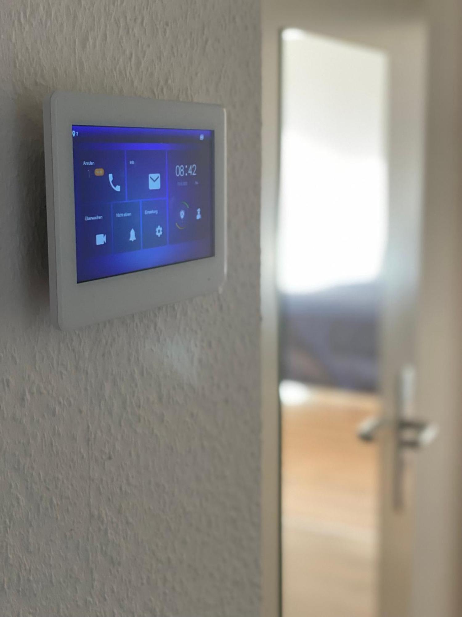 2 Rooms, Free Parking, 25 Min To Duesseldorf, 150 Mbps Wlan Дуйсбург Екстериор снимка