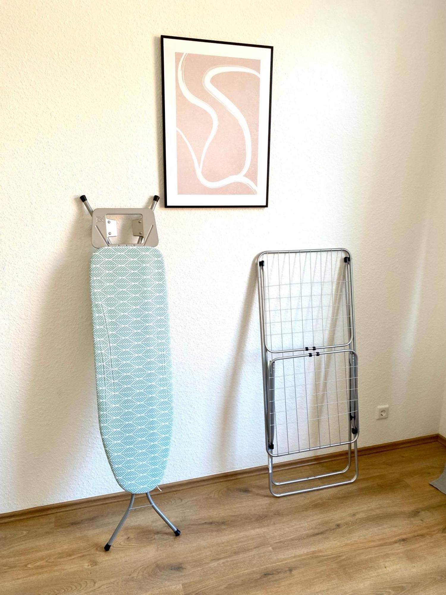 2 Rooms, Free Parking, 25 Min To Duesseldorf, 150 Mbps Wlan Дуйсбург Екстериор снимка